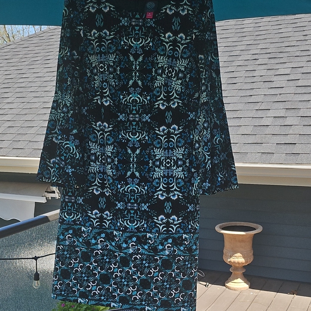 Elegant Black and Blue Patterned Dress